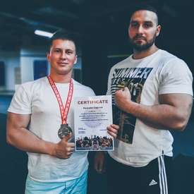 Призовые медали нашего производства на соревновании по пауэрлифтингу