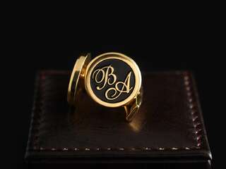 Запонки с логотипом